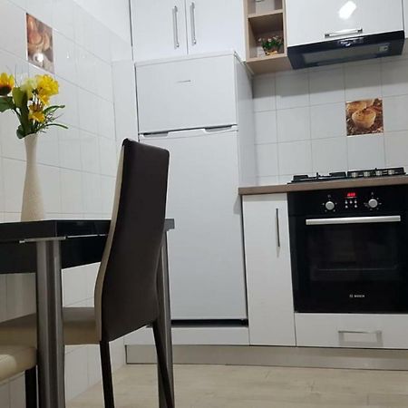Tina Apartament 2 Крайова Экстерьер фото