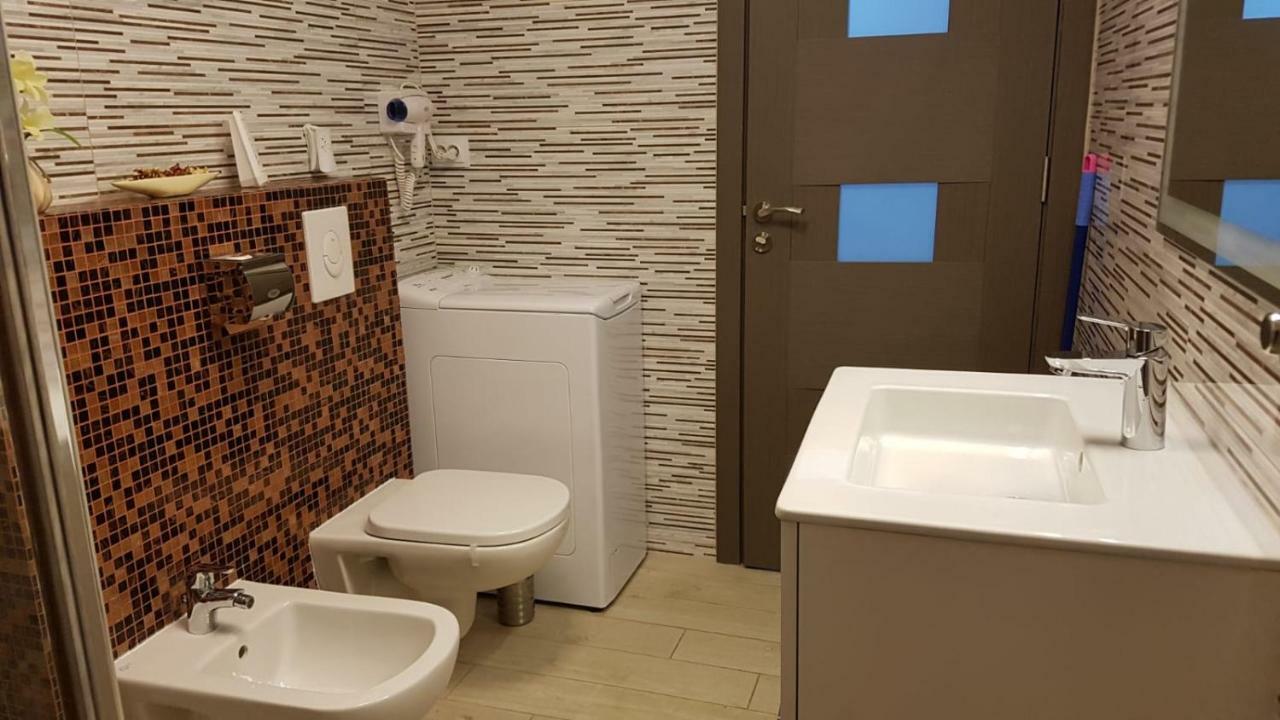 Tina Apartament 2 Крайова Экстерьер фото