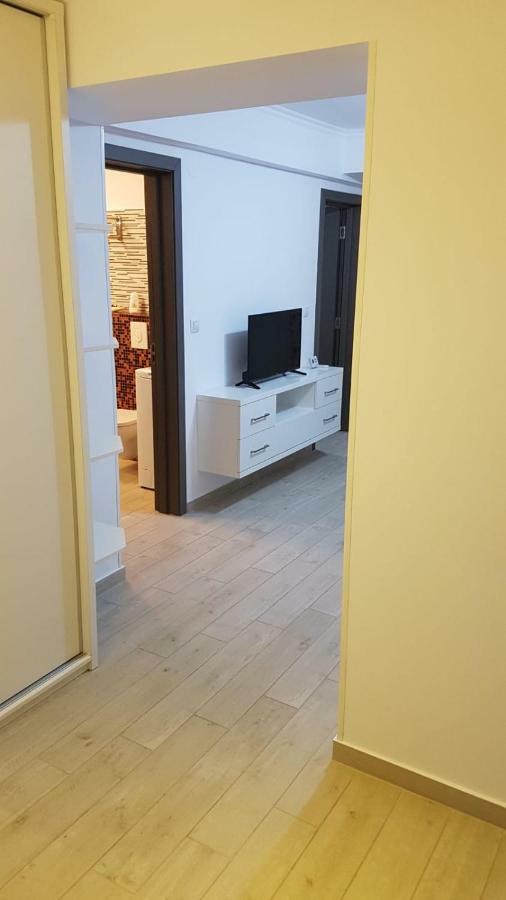 Tina Apartament 2 Крайова Экстерьер фото